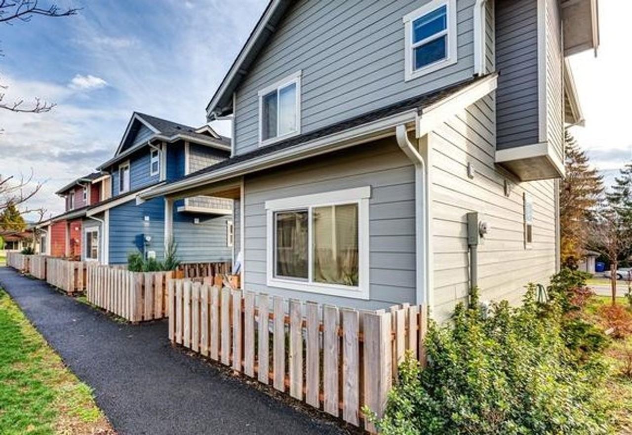 1421 Texas St - Photo 3 of 10