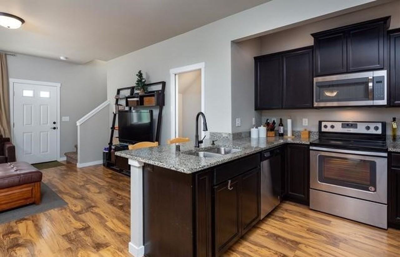 1421 Texas St - Photo 5 of 10