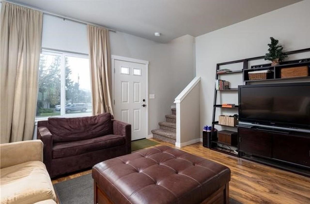 1421 Texas St - Photo 6 of 10