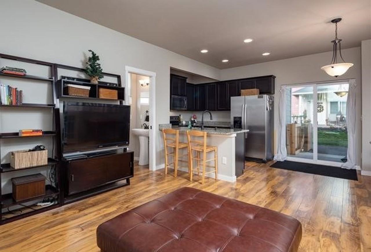 1421 Texas St - Photo 7 of 10