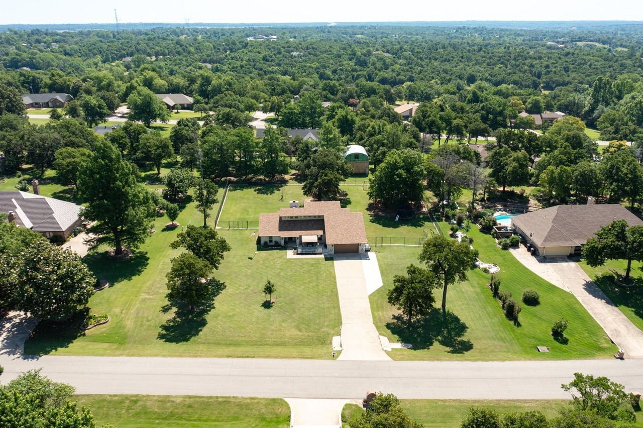 7808 Forest Ln - Photo 4 of 50