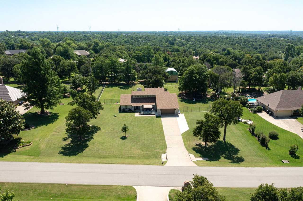 7808 Forest Ln - Photo 5 of 50