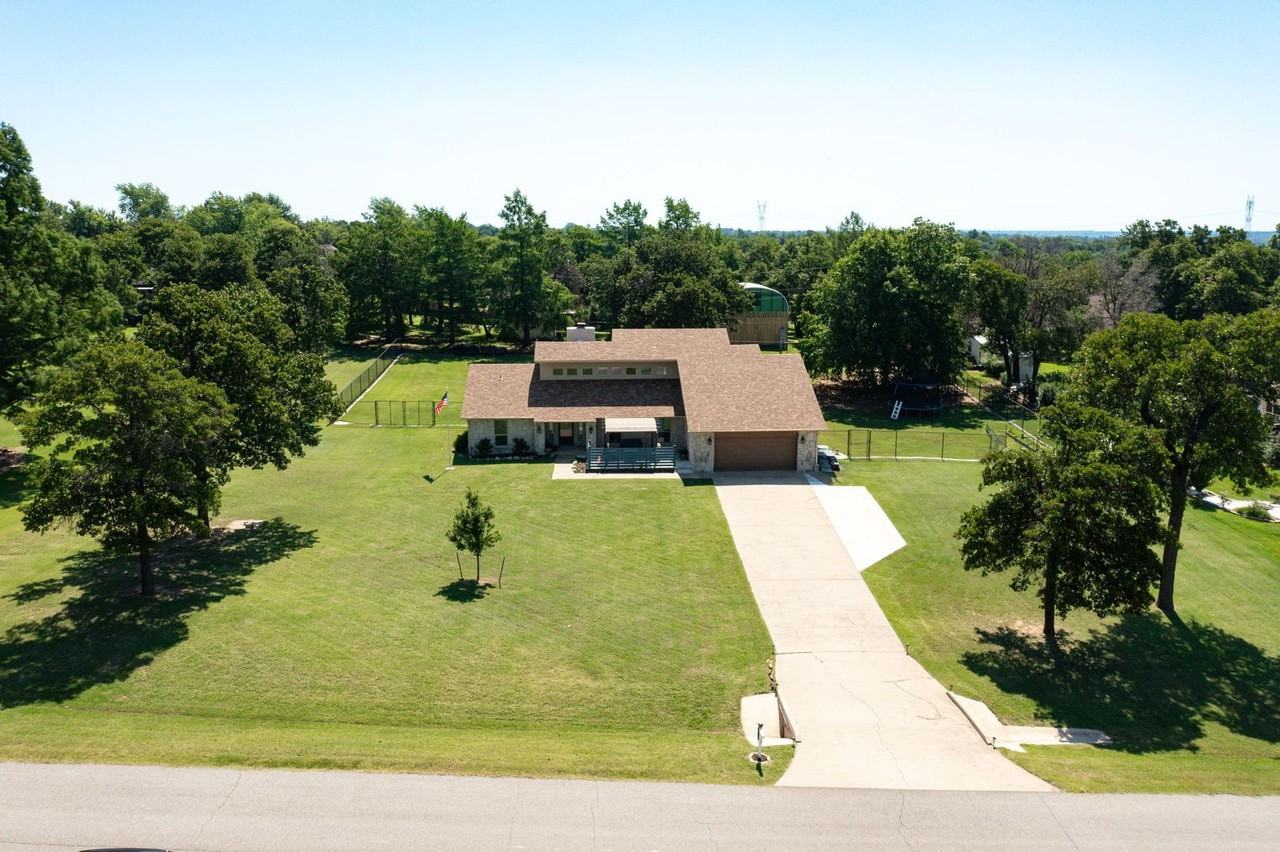 7808 Forest Ln - Photo 6 of 50