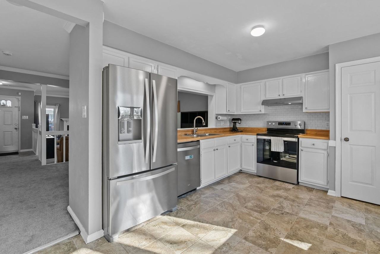 4553 Marlwood Way - Photo 3 of 29