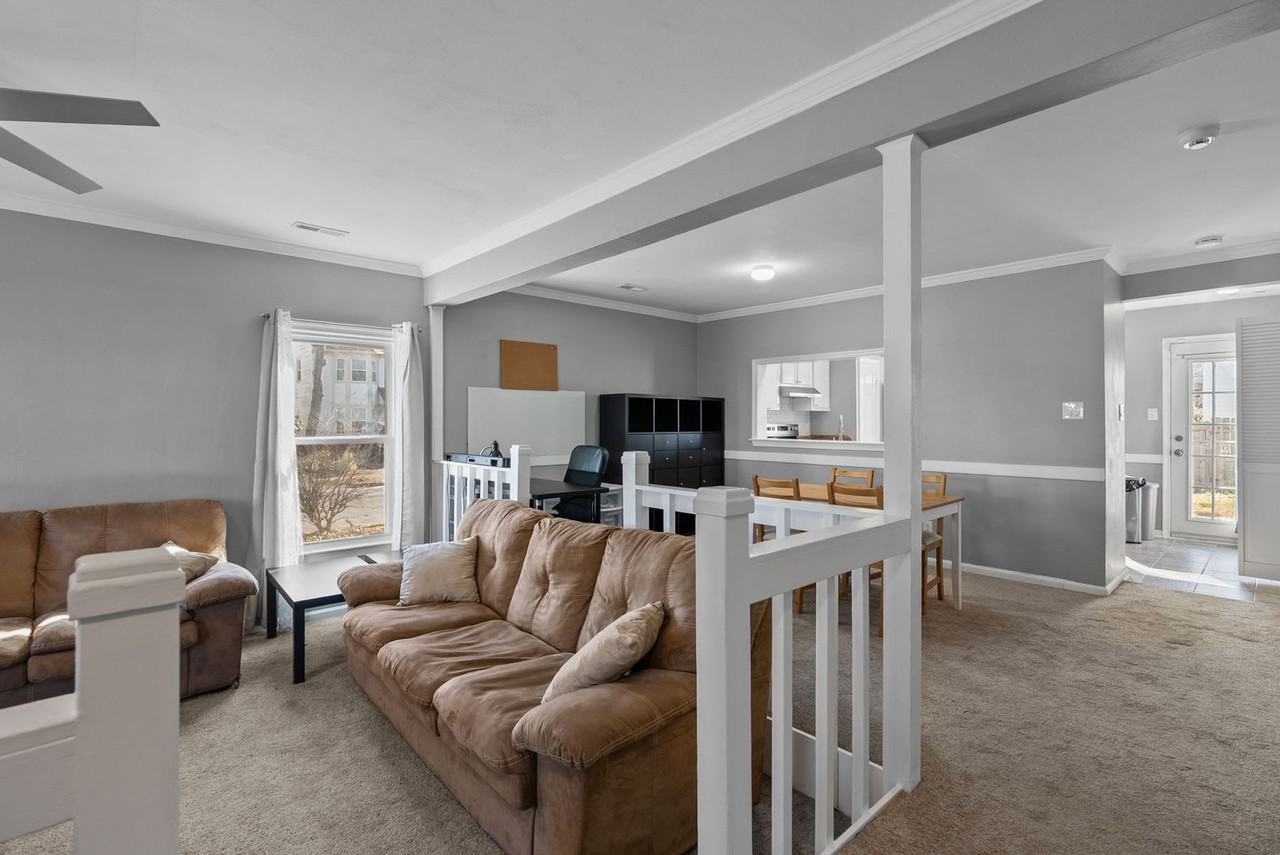 4553 Marlwood Way - Photo 6 of 29