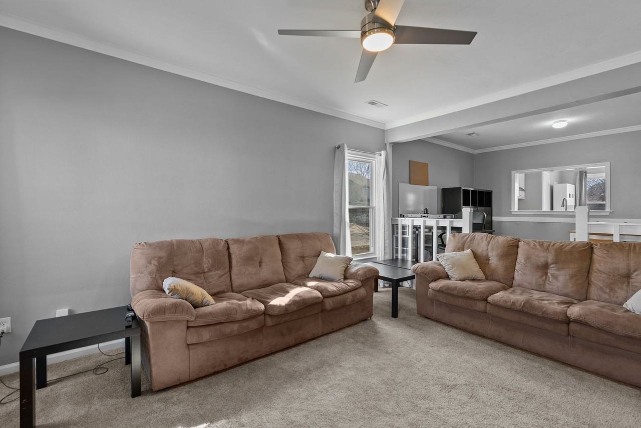 4553 Marlwood Way - Photo 7 of 29