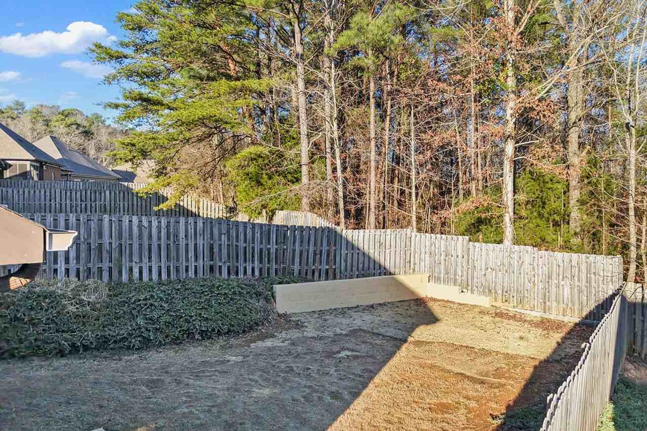 301 Kingston Cir - Photo 3 of 19