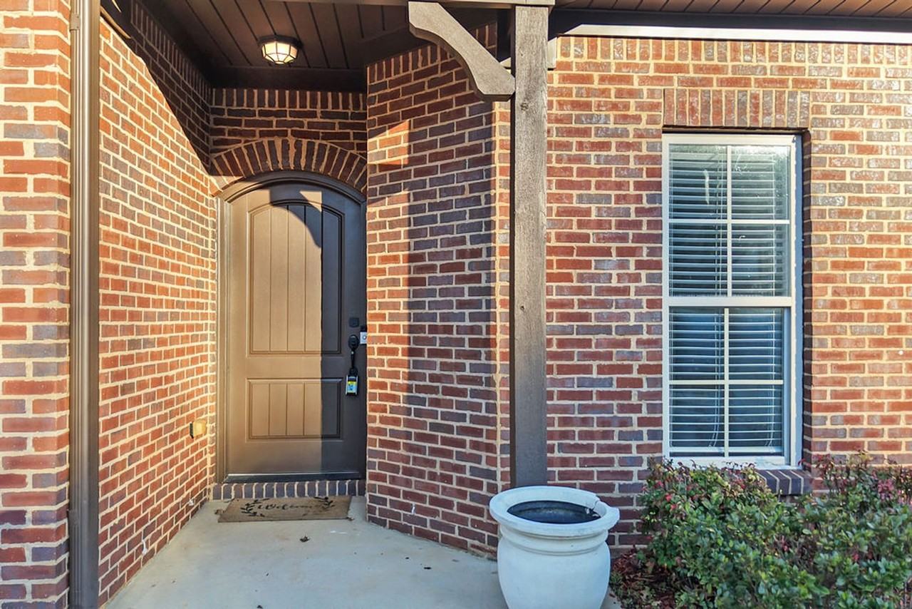 301 Kingston Cir - Photo 6 of 19