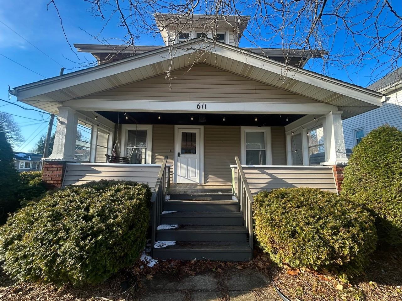 611 Spring St - Photo 2 of 34