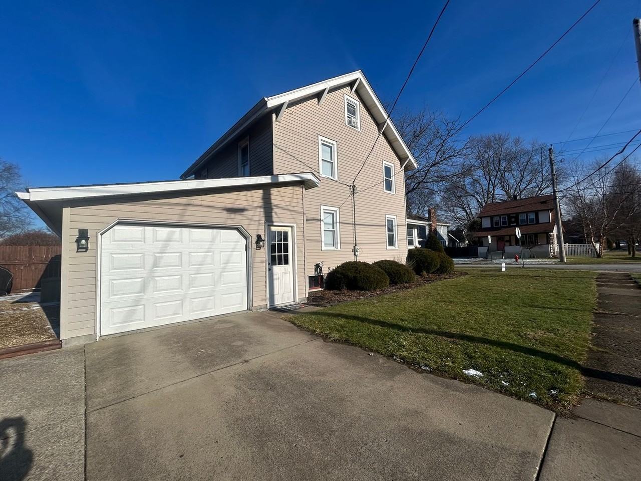 611 Spring St - Photo 3 of 34