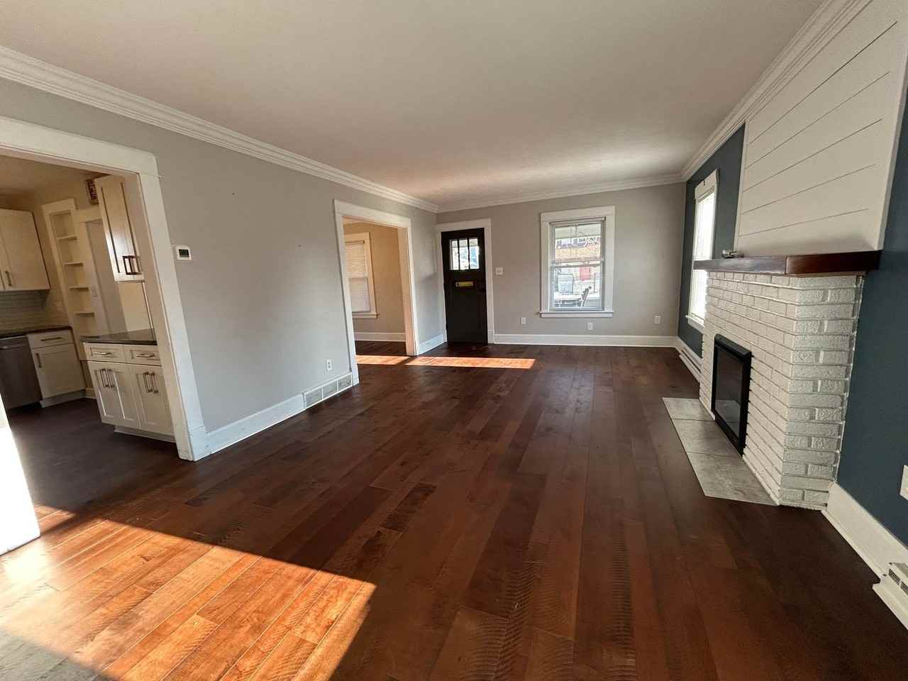 611 Spring St - Photo 6 of 34