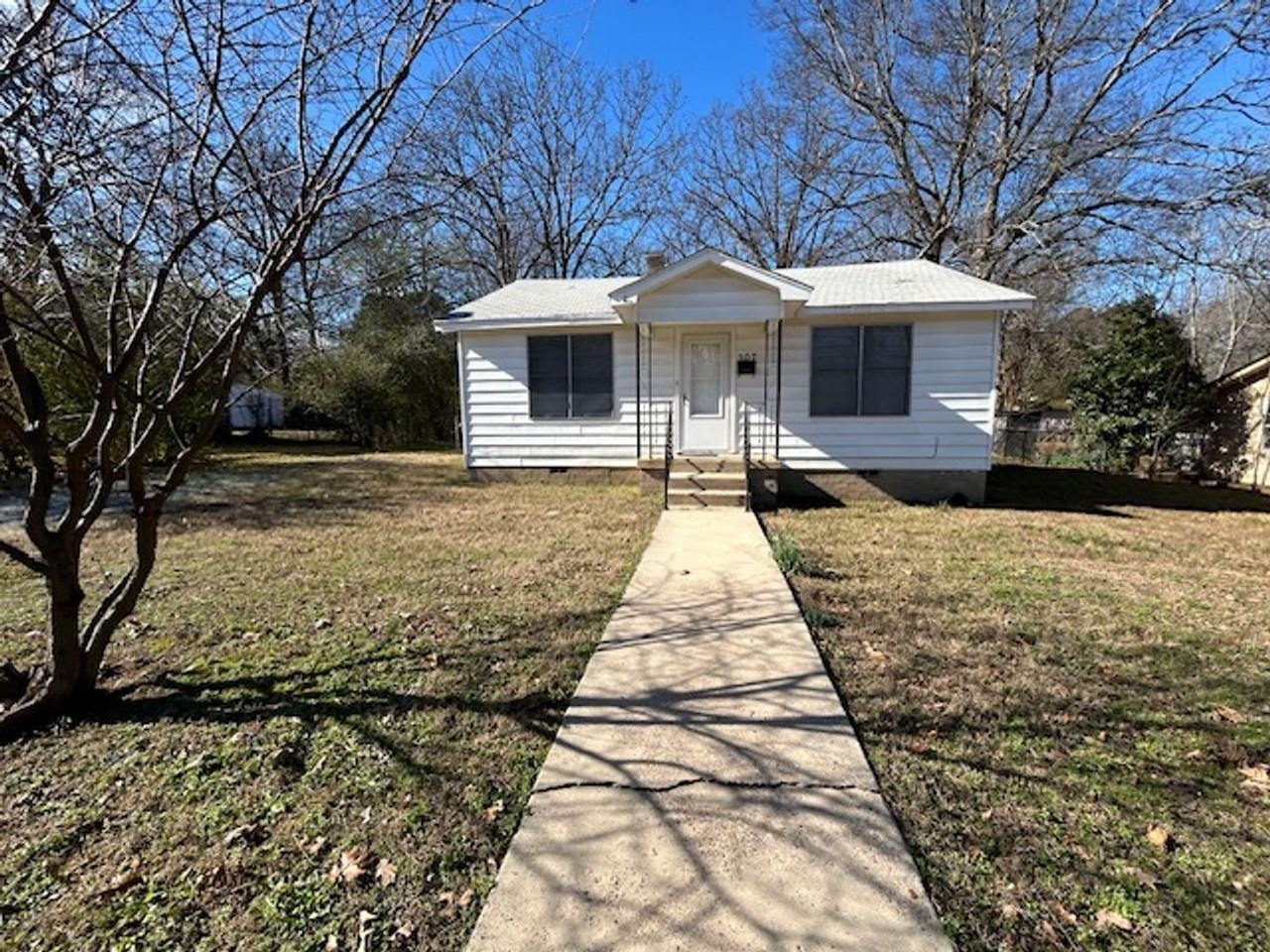 307 S Fairway Ave - Photo 2 of 16