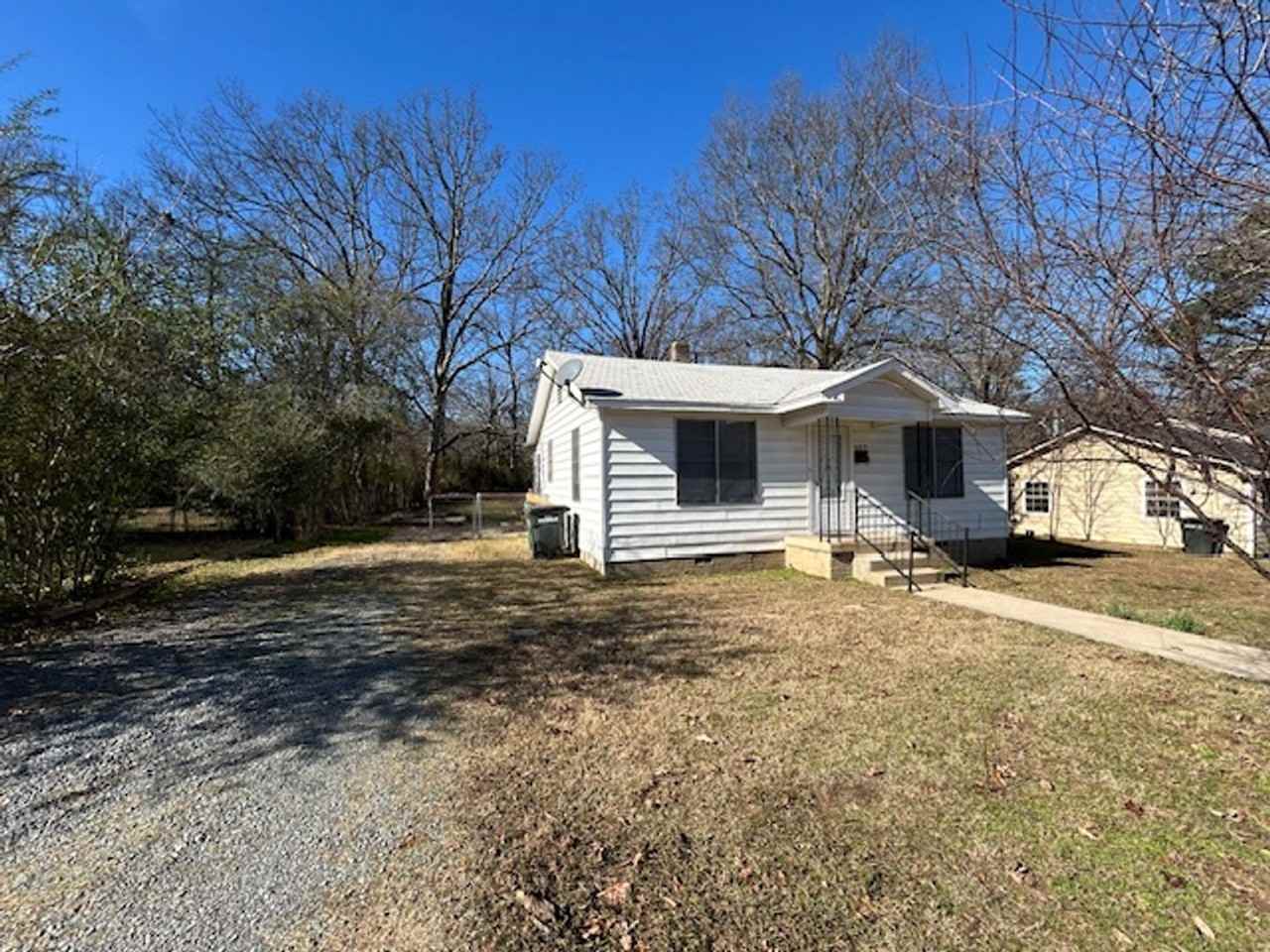 307 S Fairway Ave - Photo 3 of 16