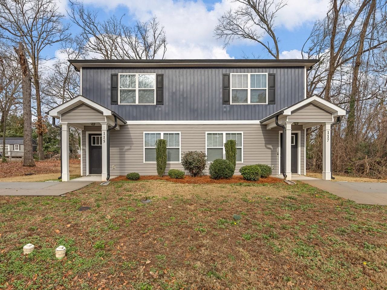 115 Oak St - Photo 2 of 35