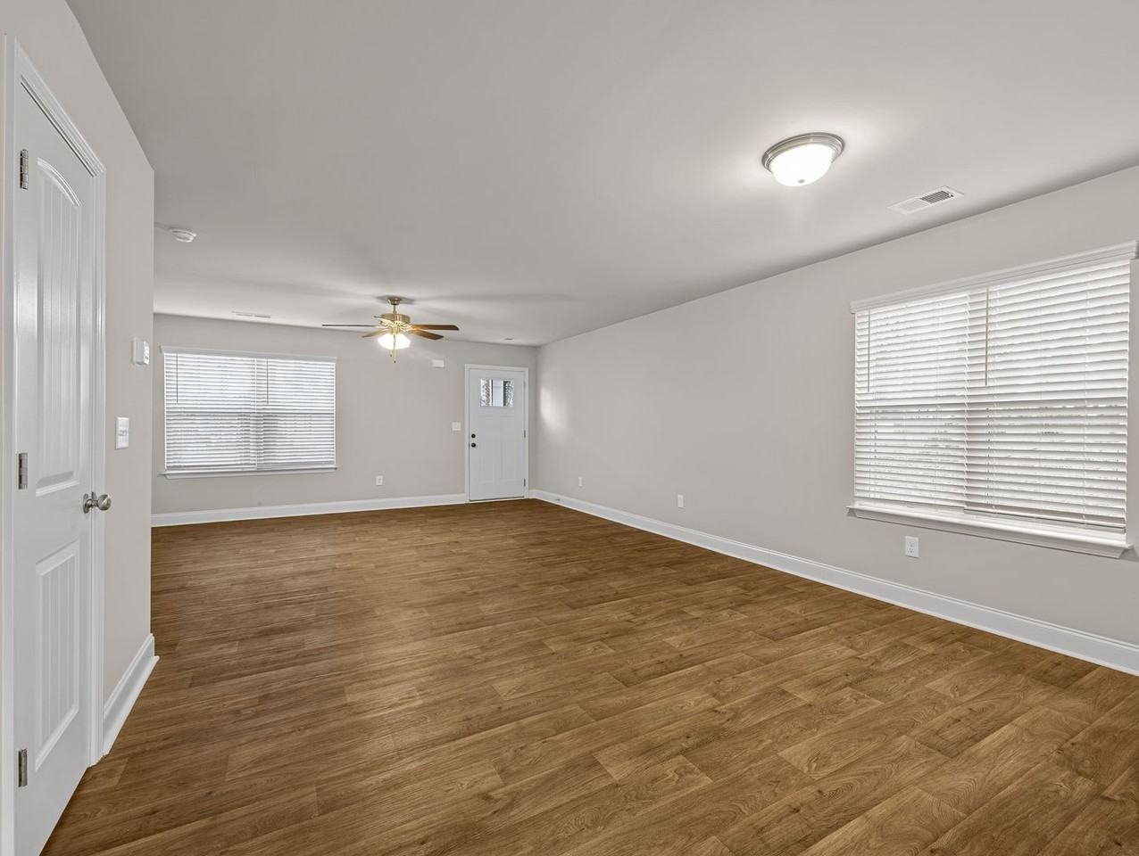 115 Oak St - Photo 6 of 35