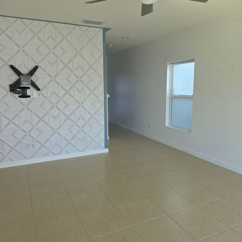 943 Anna Pl - Photo 7 of 16