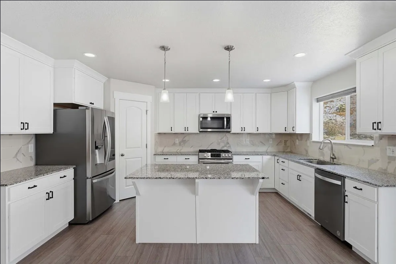 4452 N Summer View Dr #216 - Photo 3 of 37