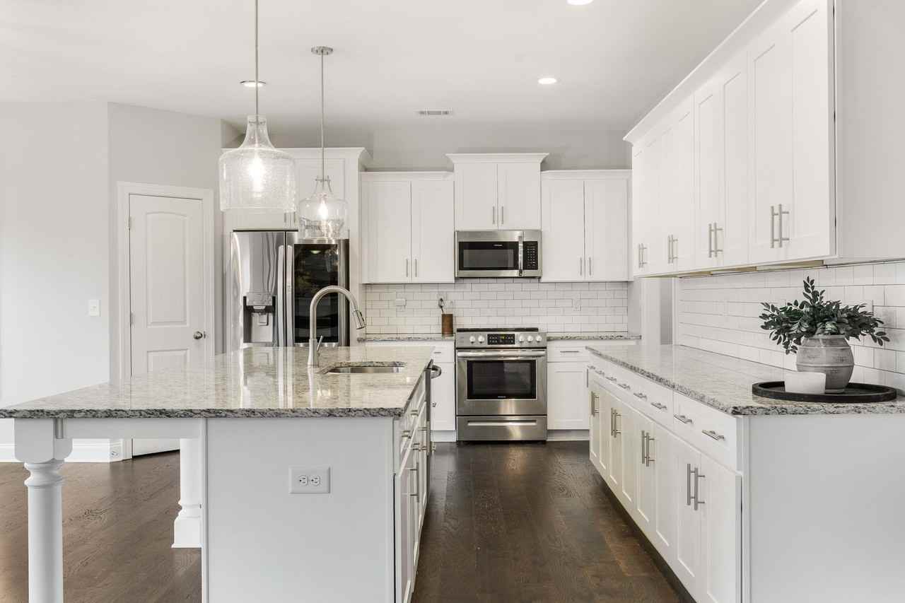 7563 Milford Pl - Photo 6 of 19