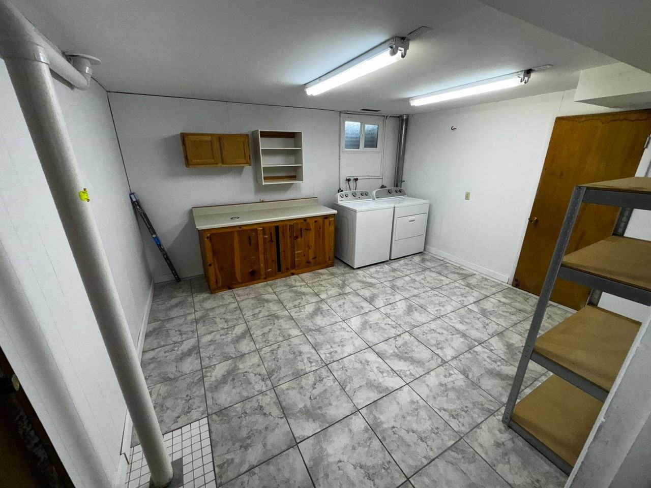 2912 Radcliff Cir - Photo 5 of 37