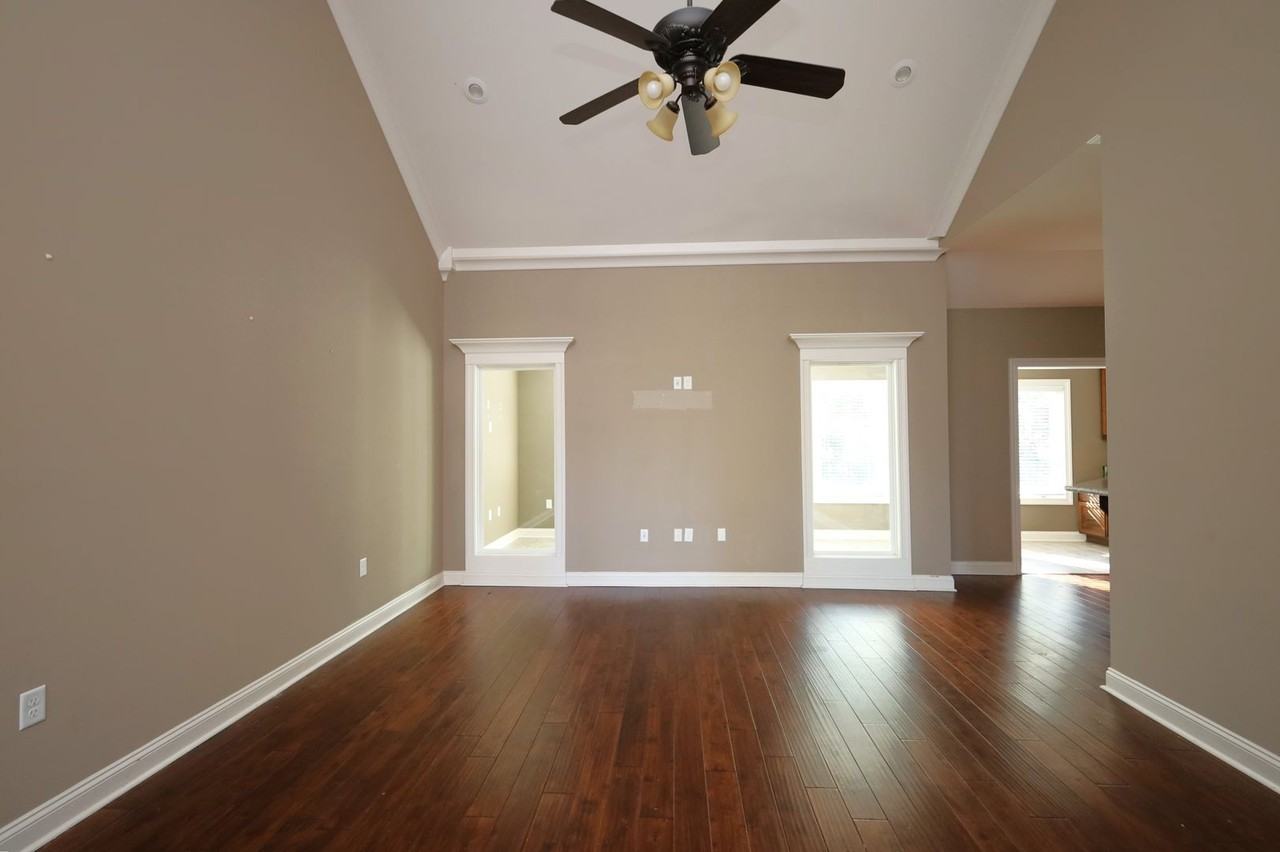 4015 Cane Mill Cir - Photo 2 of 22