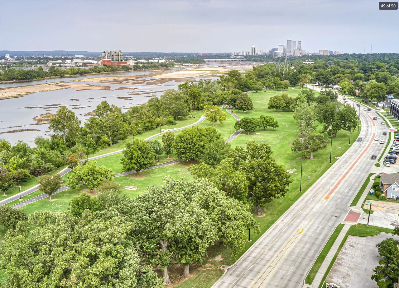 3907 S Madison Ave - Photo 5 of 50