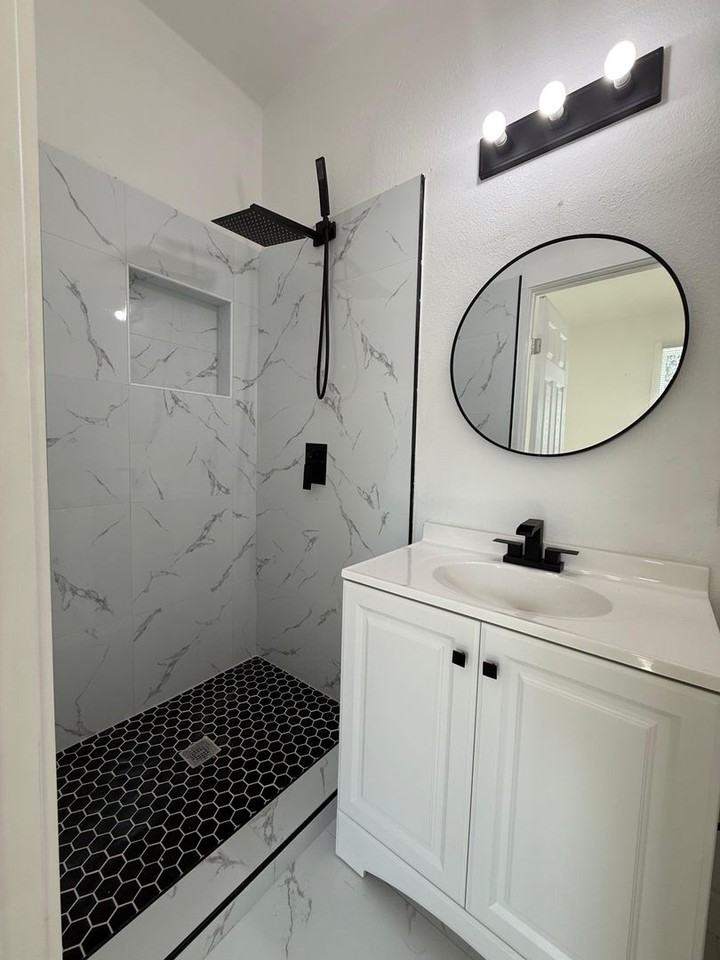 8407 Carolwood Dr - Photo 4 of 17