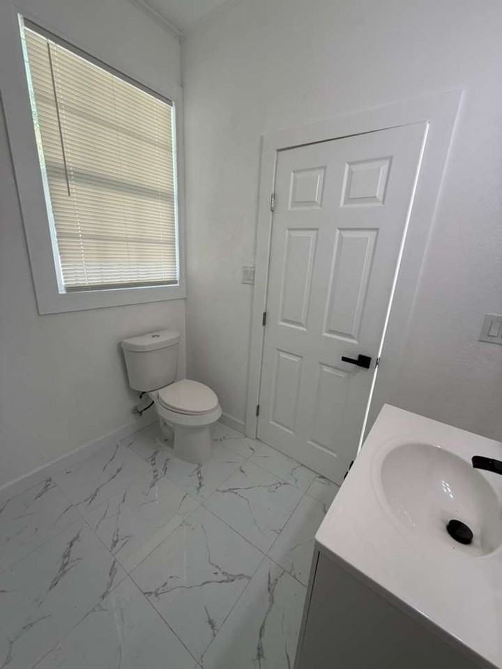 8407 Carolwood Dr - Photo 5 of 17