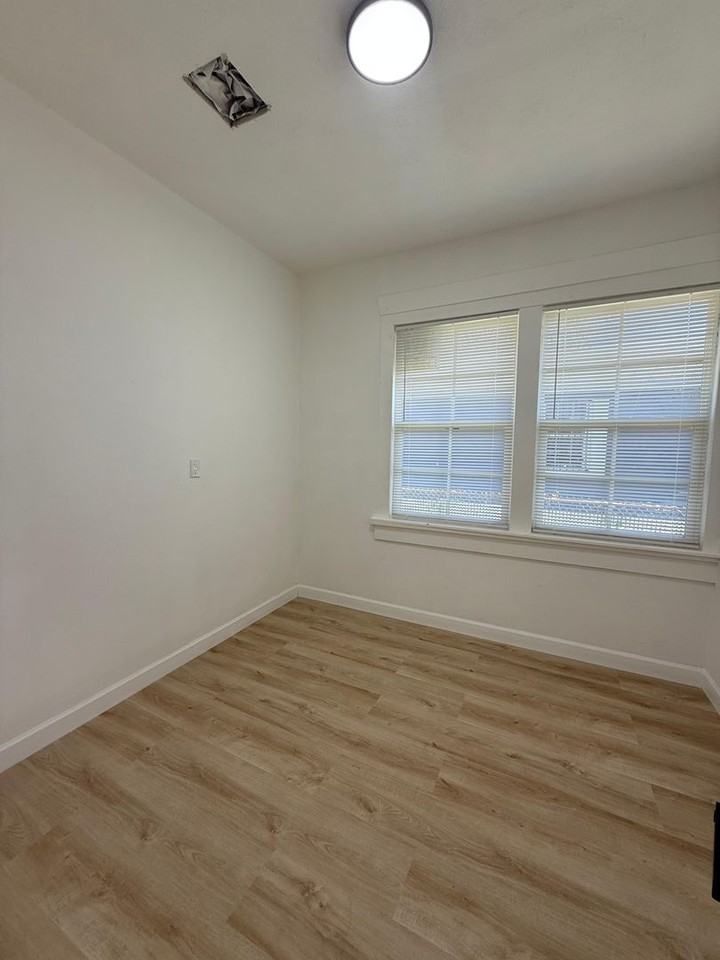 8407 Carolwood Dr - Photo 6 of 17