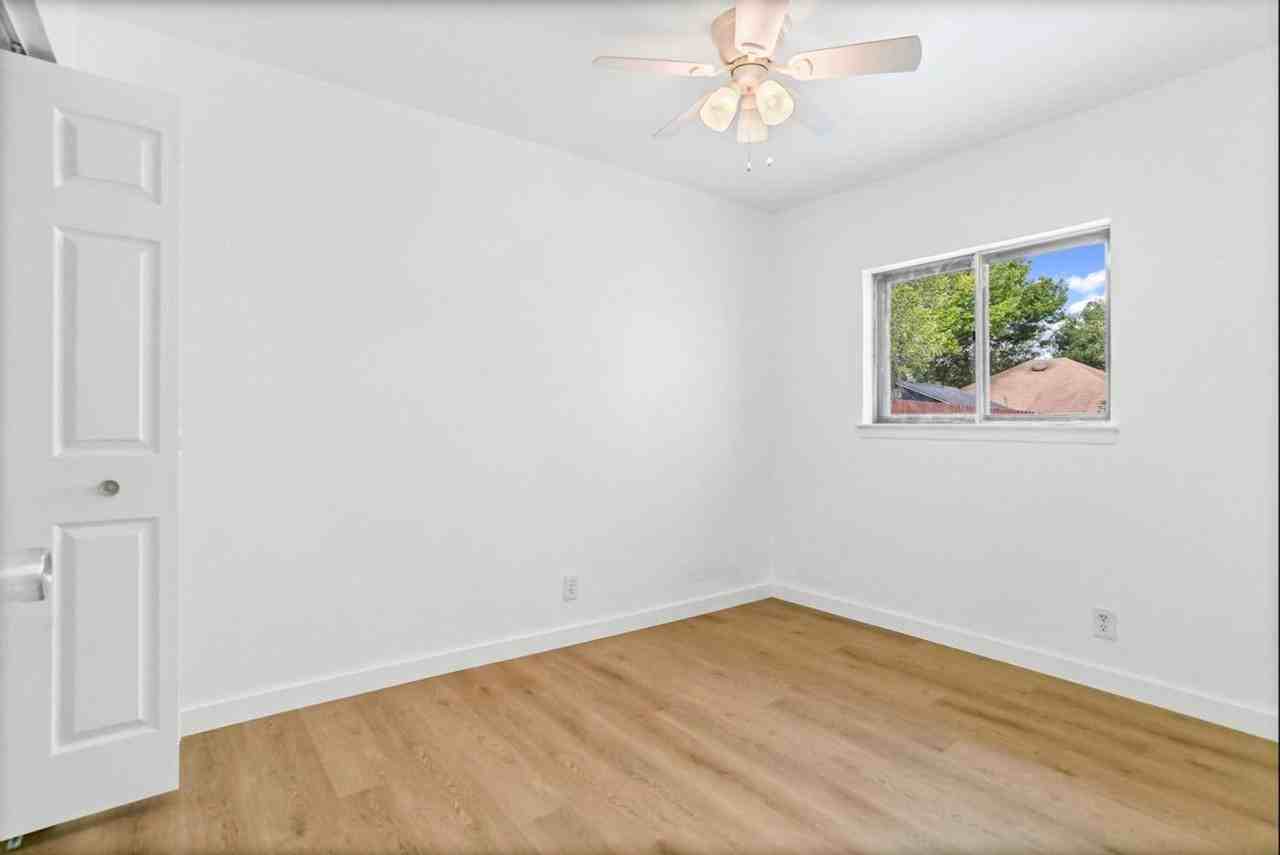 3429 Turnabout Loop - Photo 7 of 21