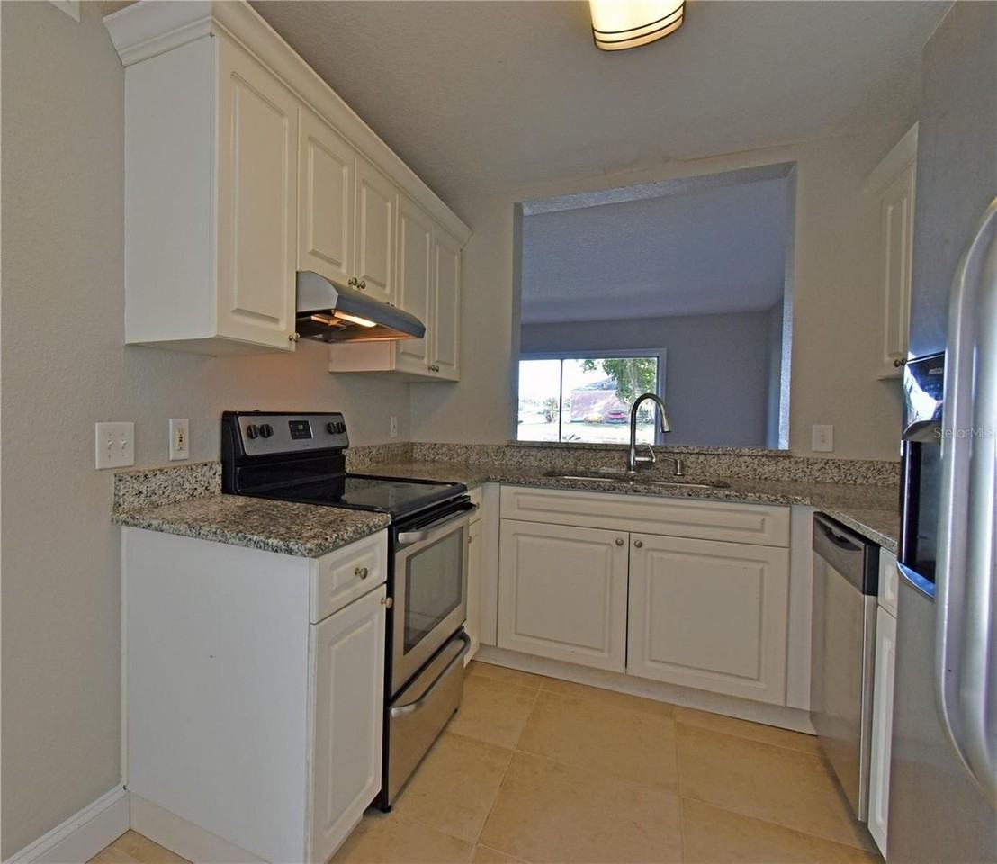 13741 Juniper Blossom Dr - Photo 5 of 32