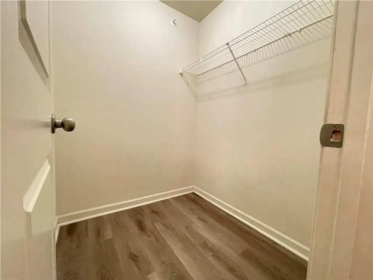 2086 Belmont Cir - Photo 5 of 23