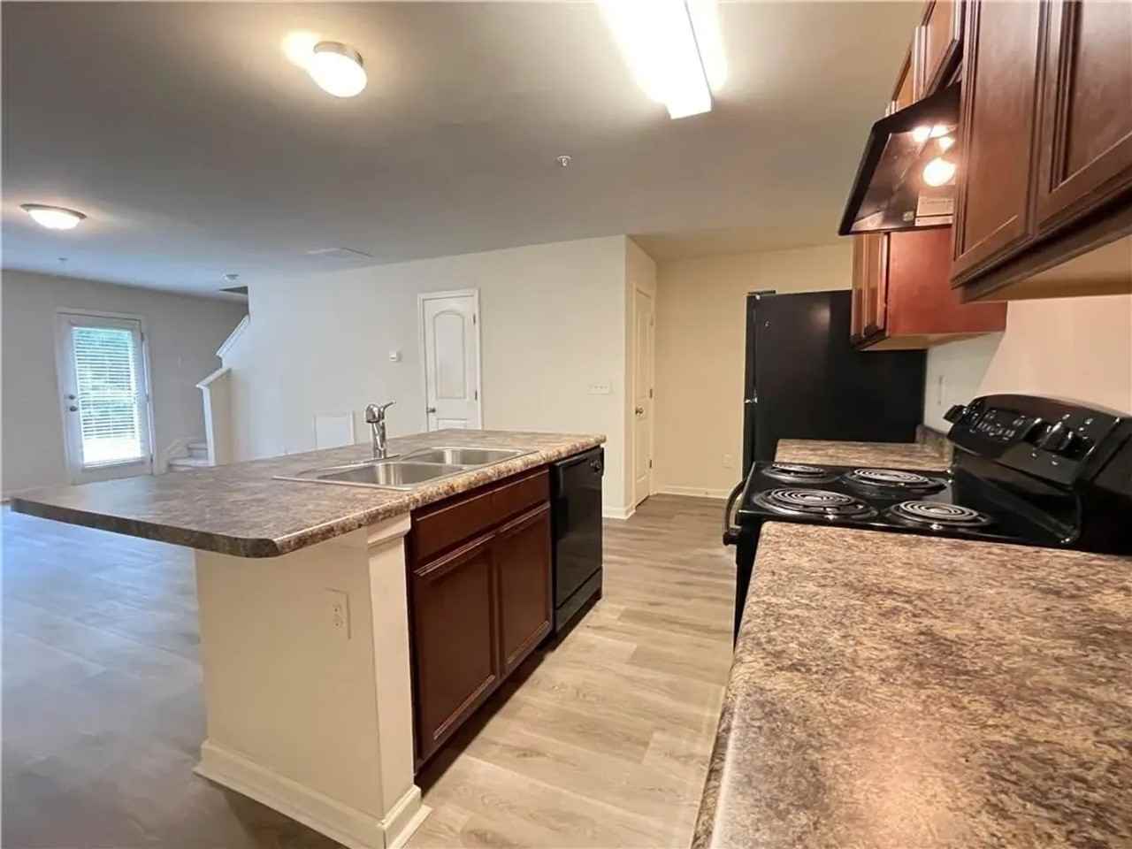 2086 Belmont Cir - Photo 6 of 23