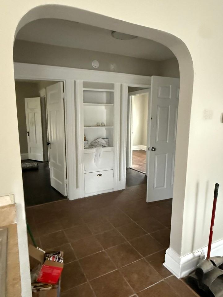 1132 Monroe Ave - Photo 3 of 12