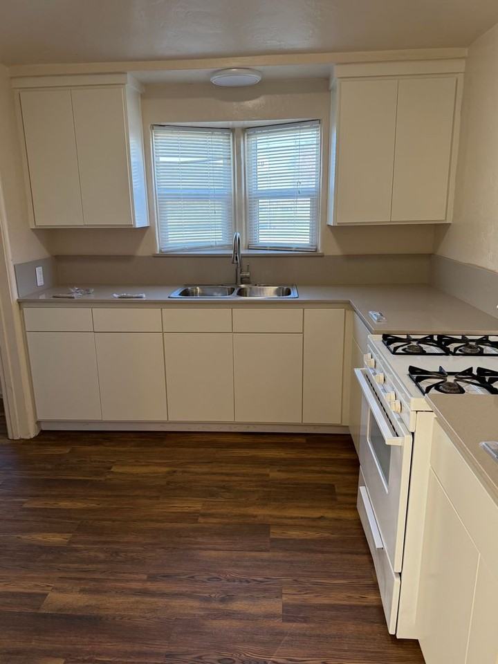 628 Park Ave - Photo 4 of 8