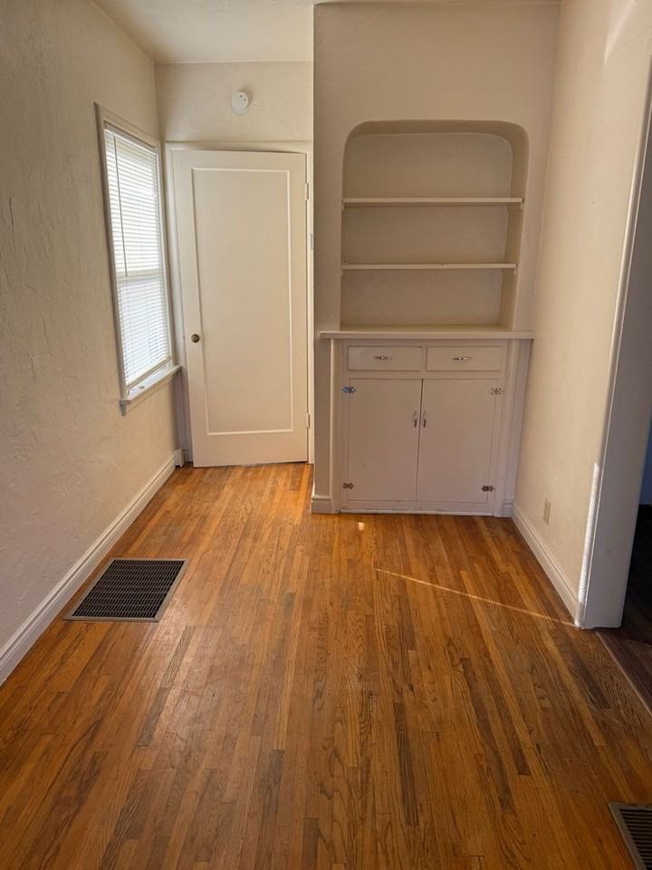 628 Park Ave - Photo 5 of 8