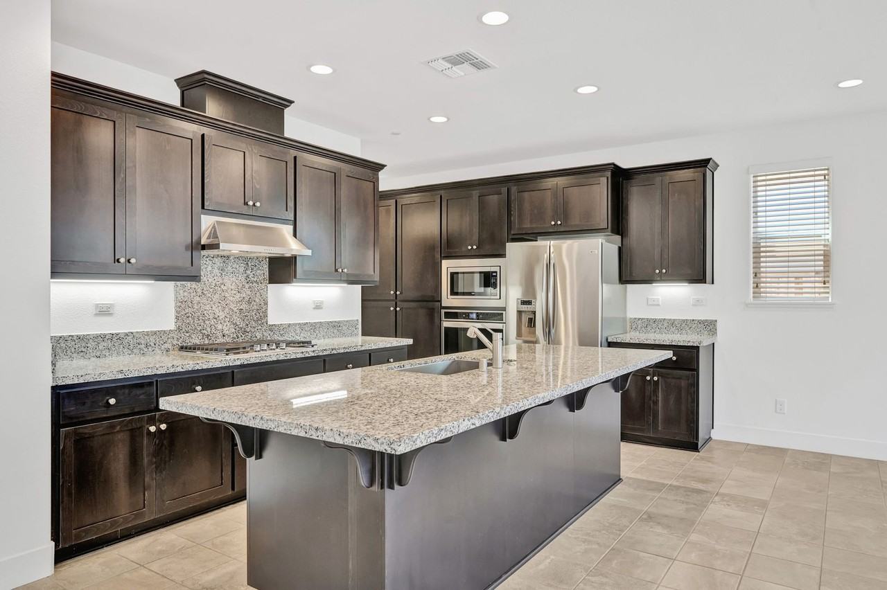 5733 Kassandra Pl - Photo 6 of 31