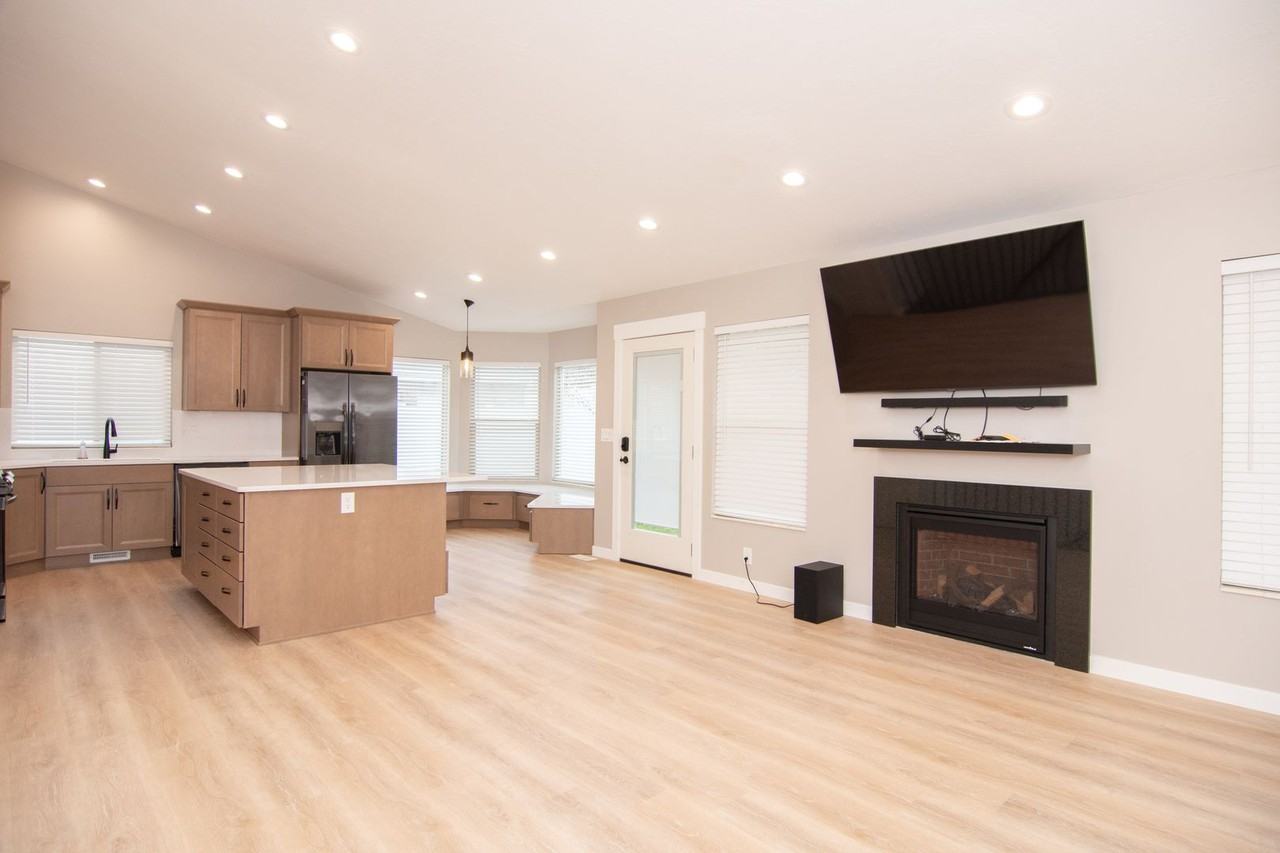 2443 S 200 W - Photo 4 of 48