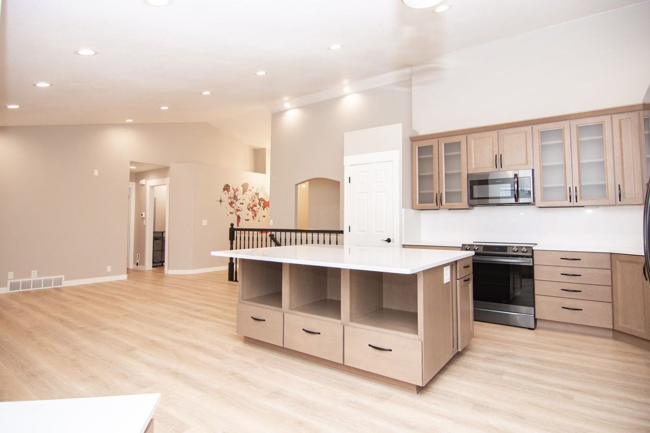 2443 S 200 W - Photo 6 of 48