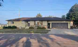 featured image of 1521 W University Ave