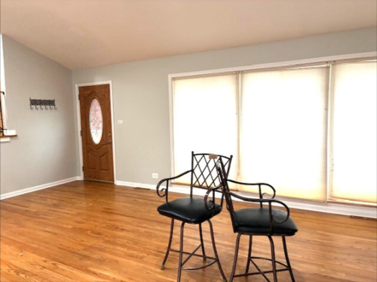 281 Terry Ln - Photo 3 of 12