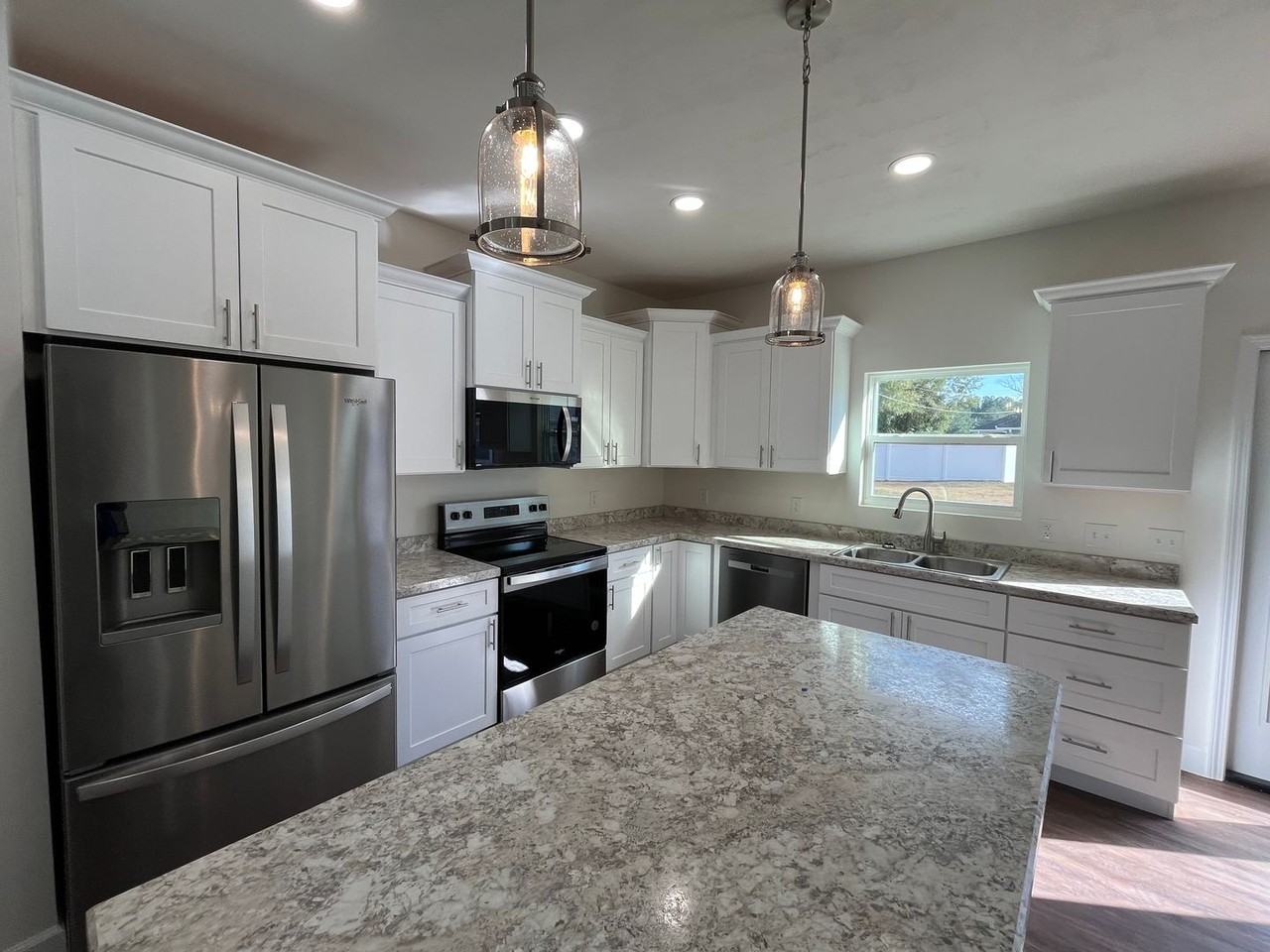 200 Sw Rose Pointe Pl - Photo 4 of 17