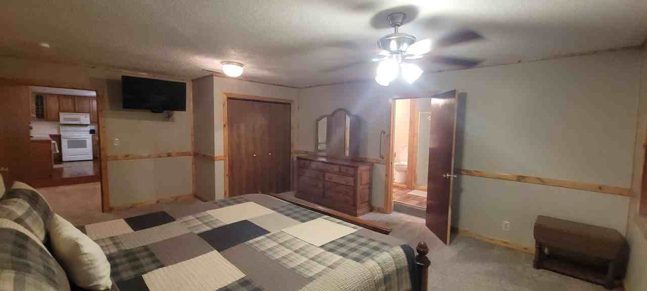 1160 W Elm St - Photo 6 of 9