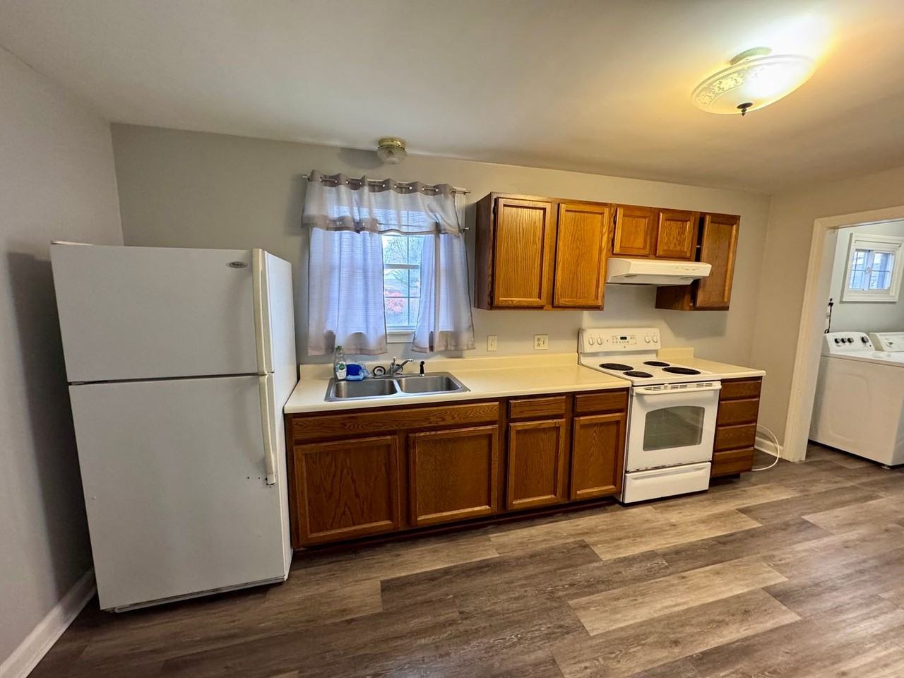 294 W Elizabeth St - Photo 3 of 10