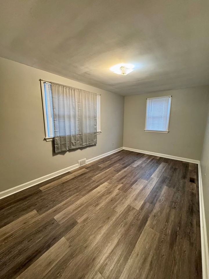 294 W Elizabeth St - Photo 6 of 10