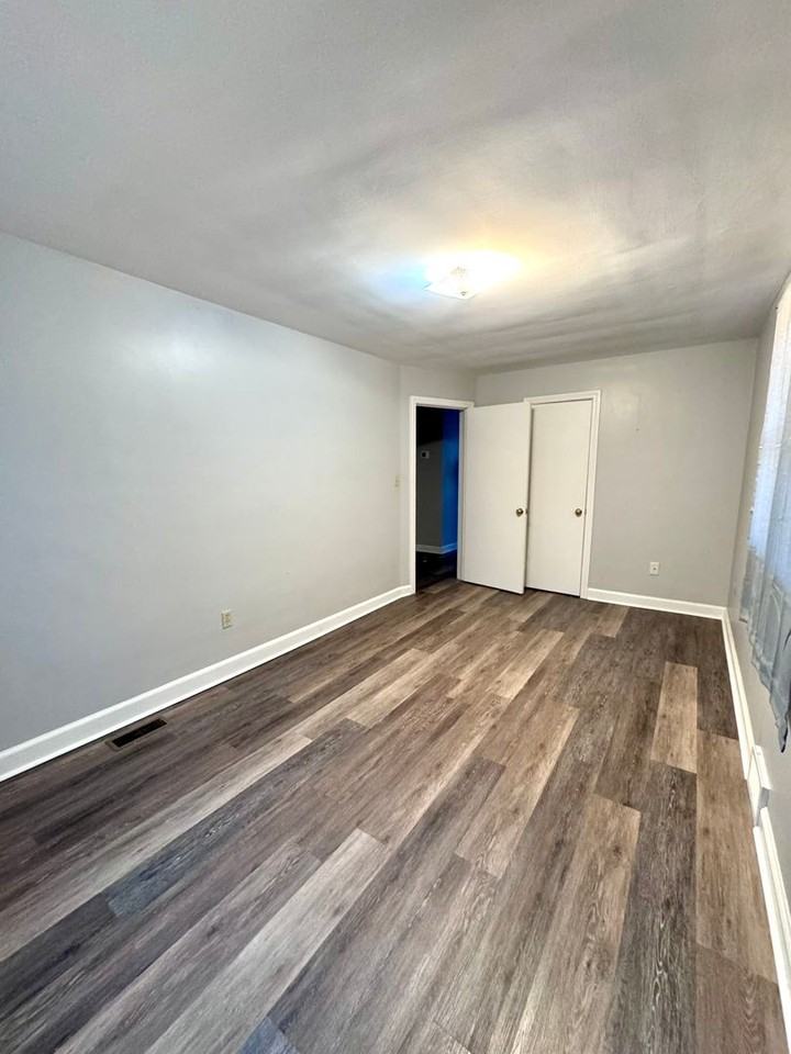 294 W Elizabeth St - Photo 7 of 10