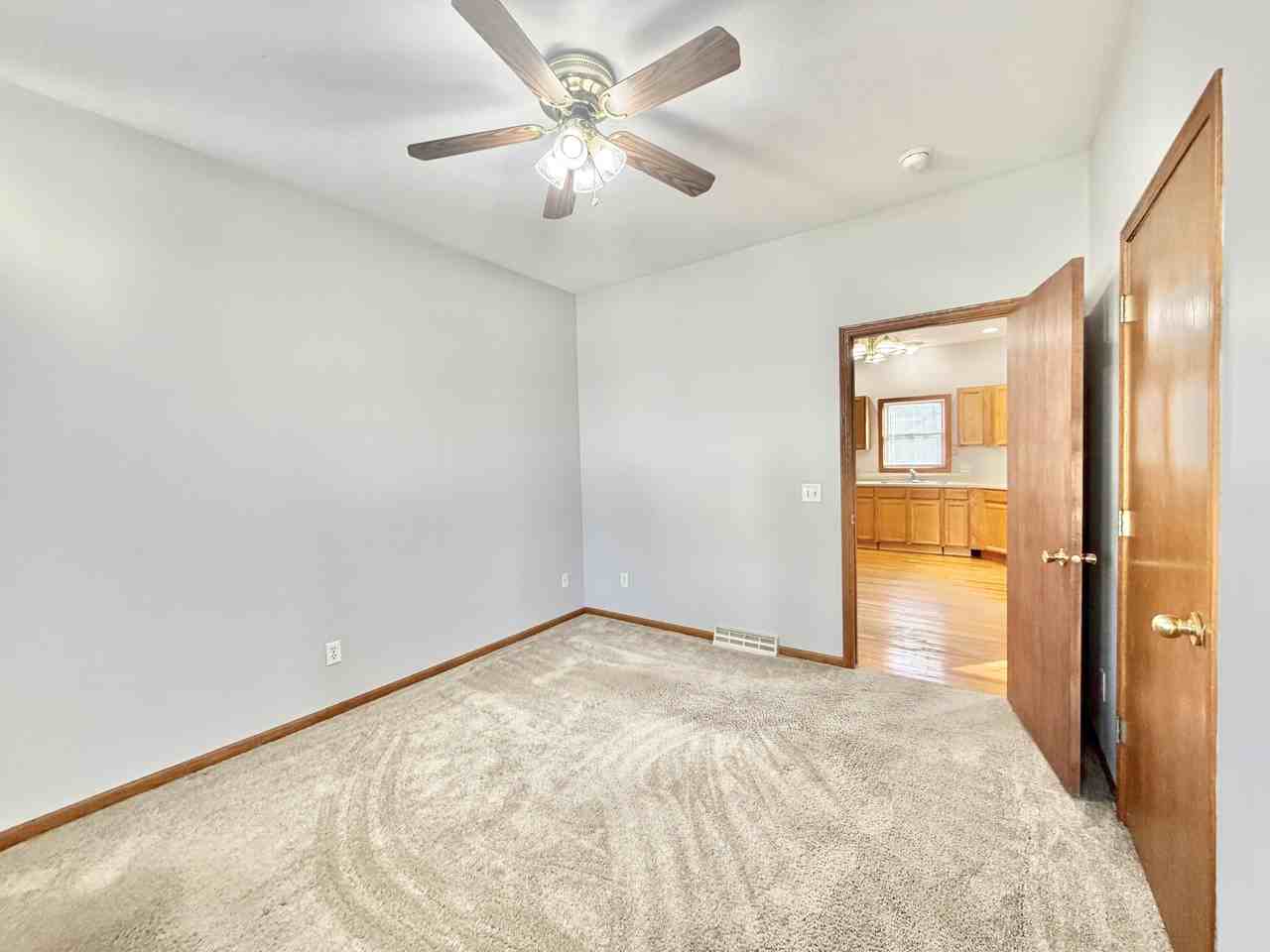 167 S Jackson St - Photo 5 of 26