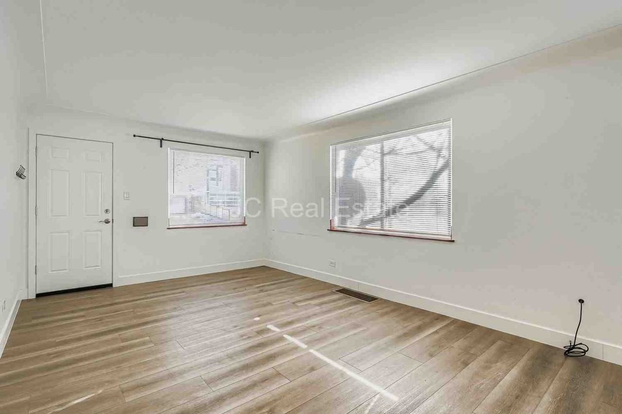 429 Harrison St - Photo 3 of 11