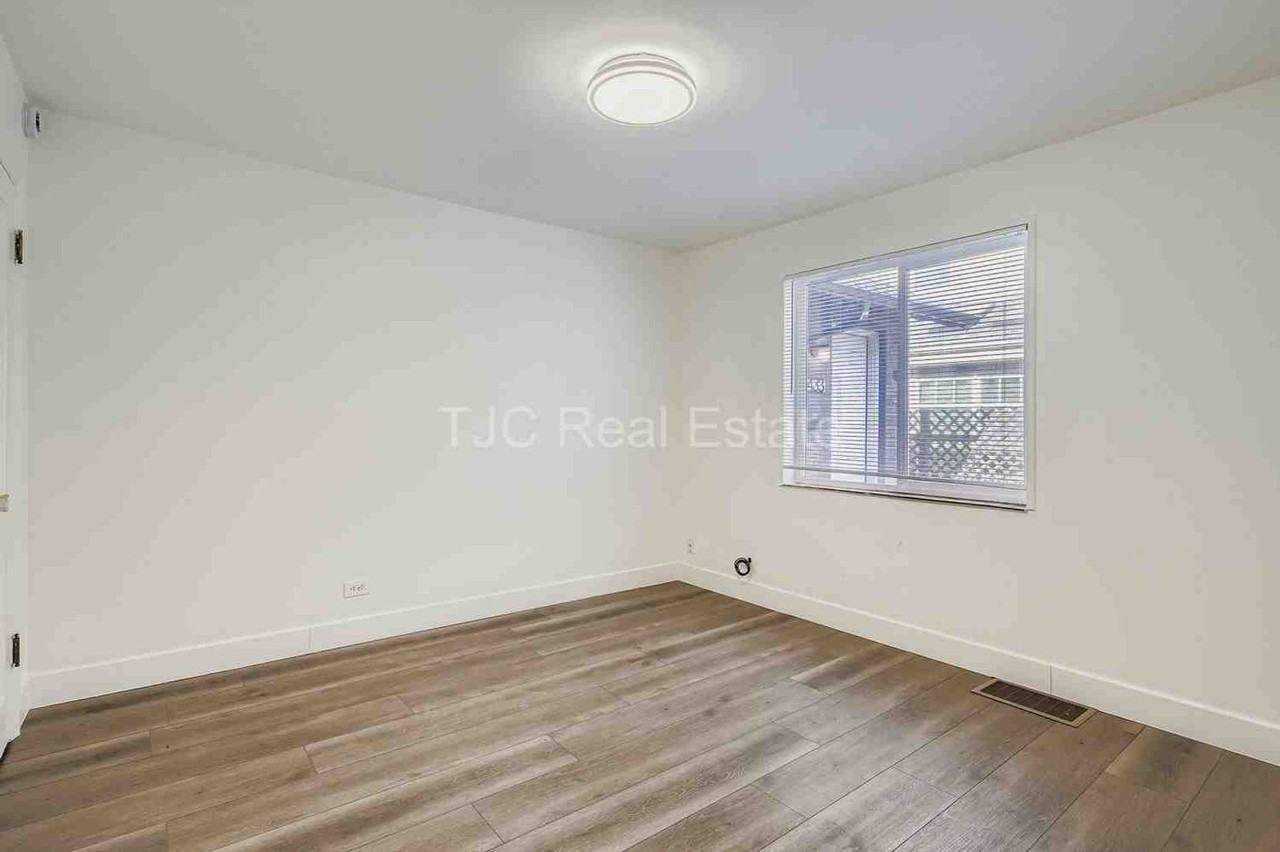 429 Harrison St - Photo 6 of 11