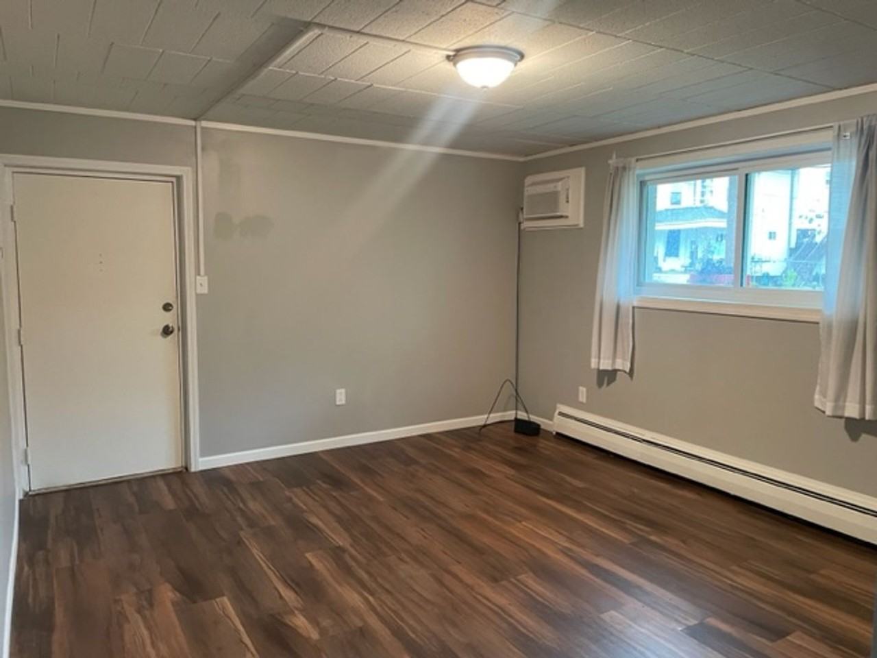 231 Irwin Ave - Photo 6 of 20