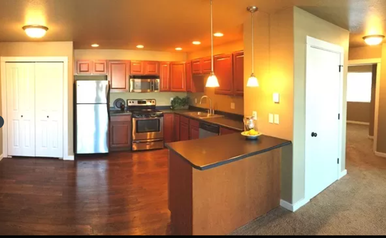 2220 Baxter Ln - Photo 3 of 8